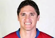 Edmílson: Gelandang Serbaguna yang Diam-diam Jadi Kunci di Era Emas Barça & Brasil